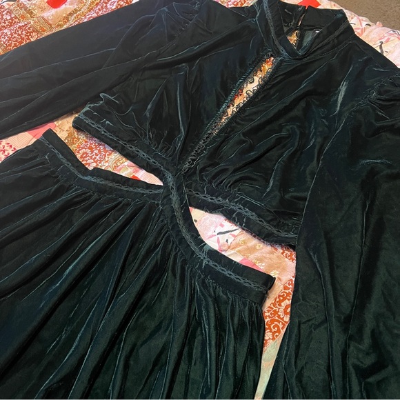 ASOS DESIGN high neck lace insert velvet mini dress with cut out 14 NWT - Picture 9 of 16